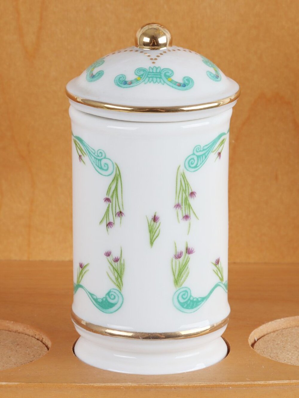 Vintage LENOX Chive Spice Jar & Lid - The Spice Carousel Collection - Picture 2 of 3